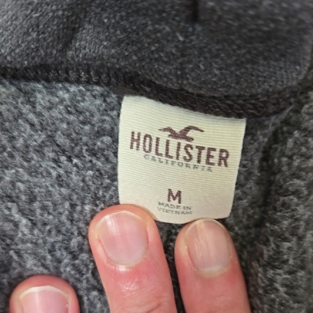 Hollister Gray Joggers with Elastic Waistband and Tapered Ankles - Picture 2 of 4